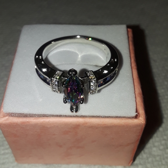Sterling silver Mystic topaz ring size 9 outstandi - Picture 5 of 6